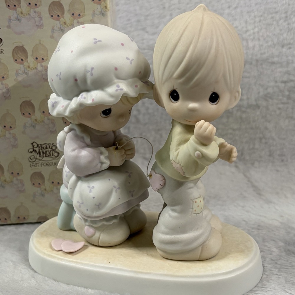 Precious Moments‎ 521698 Thumb-Body Loves You Figurine 1990 Retired w Box